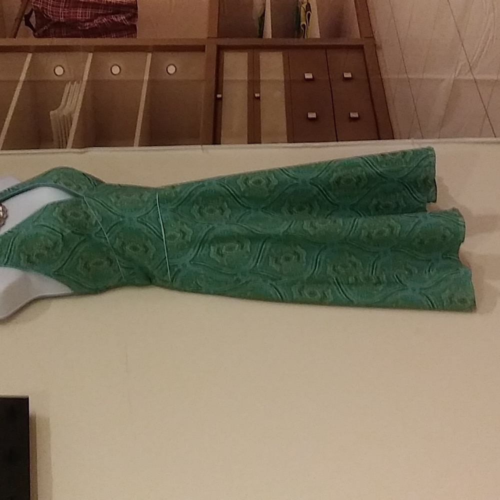 Dress - Picture 6 of 7
